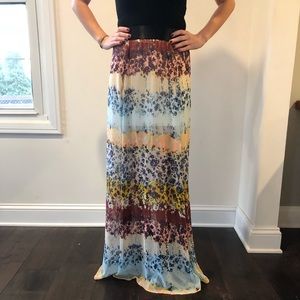 Bebe floral print slit maxi skirt XXS